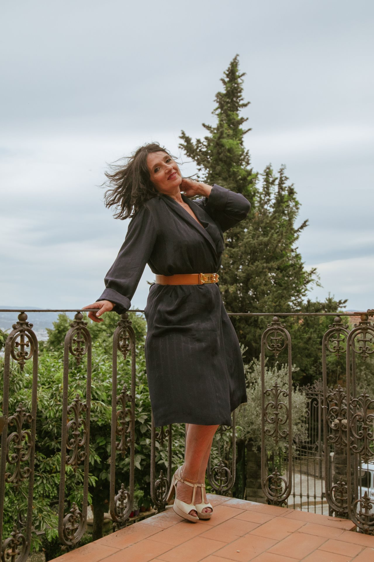 servizio fotografico ritratto a casa signora giardino senza posa Firenze Sesto Fiorentino