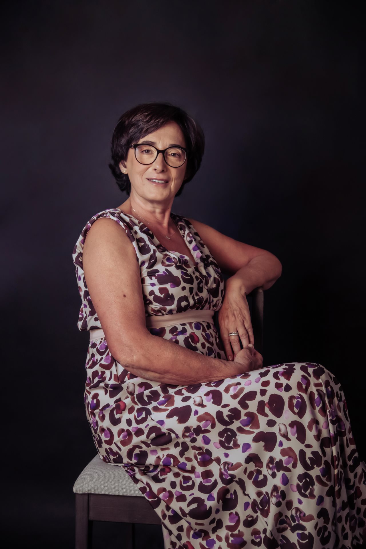 servizio fotografico ritratto in studio signora make uo naturale senza posa servizio fotografico ritratto in esterno saari spiaggia mare luce naturale tramonto senza posa Firenze Sesto fiorentino